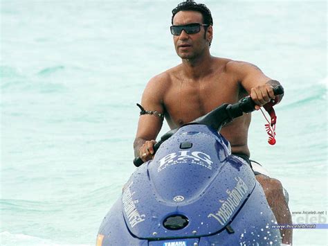 Shirtless Bollywood Men: Ajay Devgan