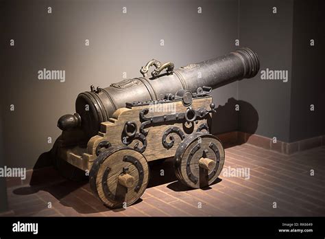 Medieval cannon Gunpowder artillery in the Middle Ages, on a reenactment Stock Photo - Alamy