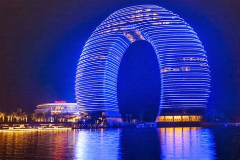 Huzhou, Cechiang, Cina: [SHERATON HUZHOU HOT SPRING RESORT BY MAD ARCHITECTS] | Unusual Architecture