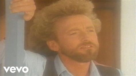 Keith Whitley - "Don't Close Your Eyes" (Official Music Video)