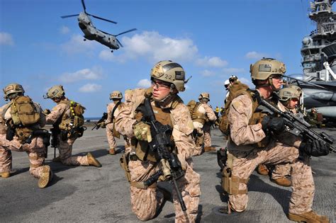 File:US Navy 120112-N-KD852-138 Marines assigned to the 11th Marine ...