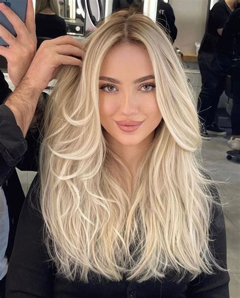 Long Flowy Feathered Hairstyle Summer Blonde Hair, Perfect Blonde Hair ...
