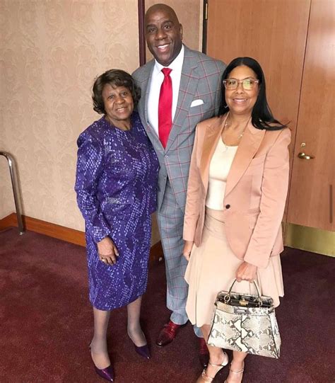 Magic Johnson family in detail: wife, kids, parents, siblings - Familytron