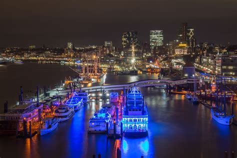 Der Hamburger Hafen bei Nacht Foto & Bild | hamburg meine perle ...