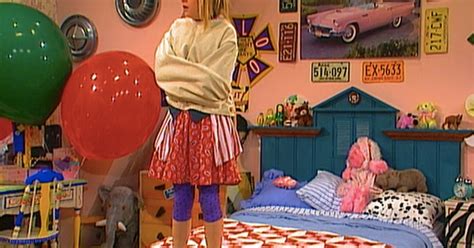 12 Creepy Theories About '90s TV Shows That Will Ruin Your Childhood