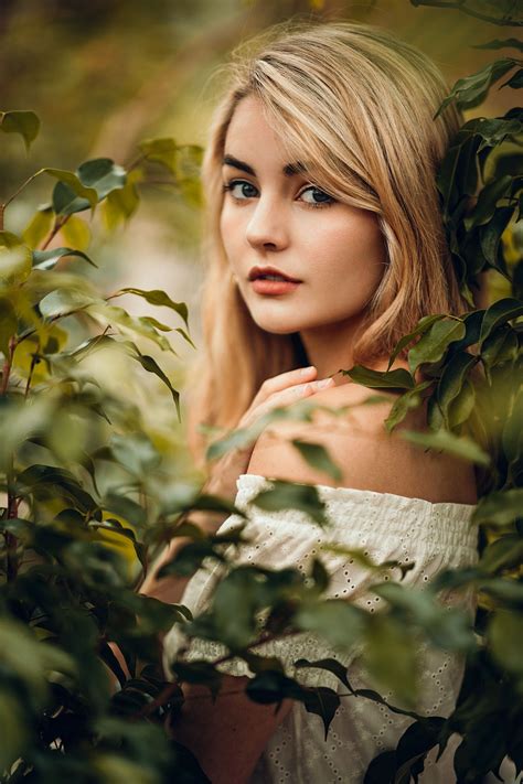 Greenhouse - | Portrait photography poses, Portrait photography women ...