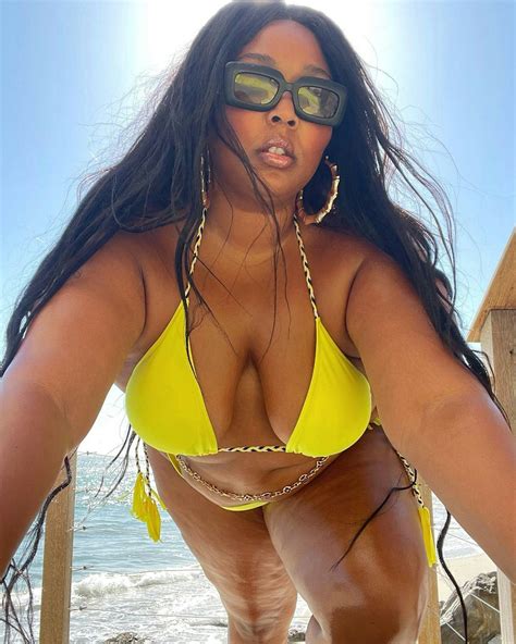 Lizzo’s Bikini Chain Belt Is The Best Swimsuit Accessory