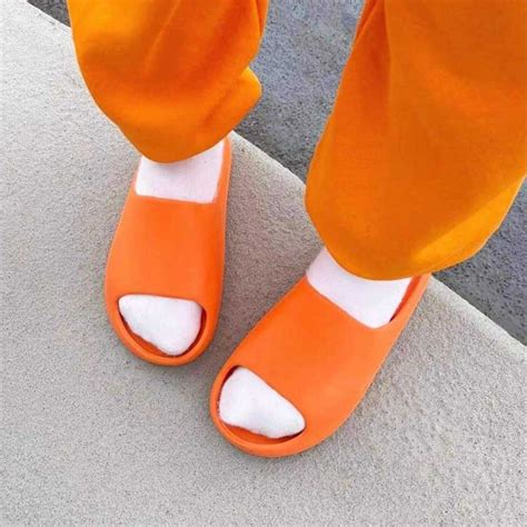 Yeezy Slides 'Orange' | Duyet Fashion