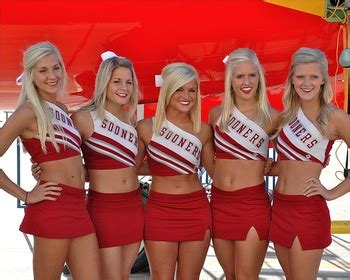 Check out this cheerleader for Oklahoma Sooners - Sports Hawaii