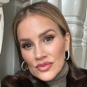 Angie Harrington - Age, Family, Bio | Famous Birthdays