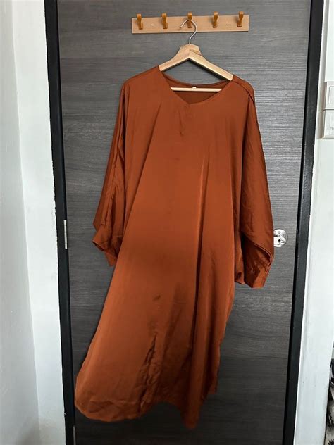 Batwing burnt orange top (Plus Size), Women's Fashion, Tops, Blouses on Carousell