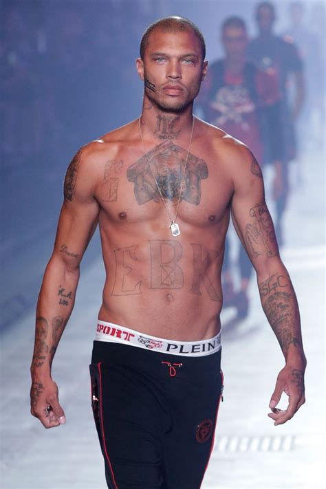 Hot Felon Jeremy Meeks and His Shirtless Body Are On the Runway Again ...