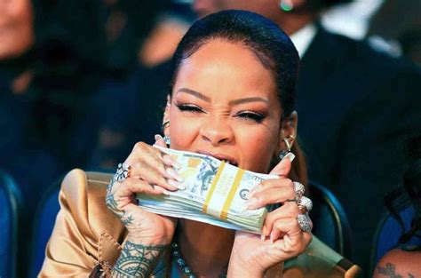 ≡ Rihanna is Officially a Billionaire at 33 Years Old 》 Her Beauty