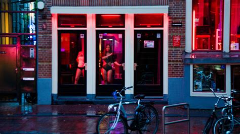 'Save Our Windows!': Amsterdam's Plan for the Red Light District Pisses Off Sex Workers – VICE News