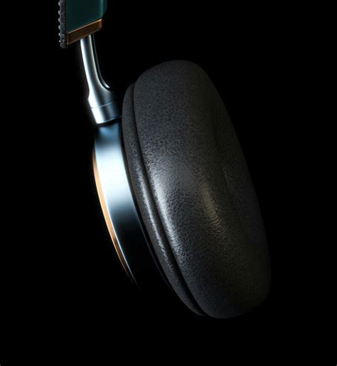 B&O Headphones | Alessandro Trigila