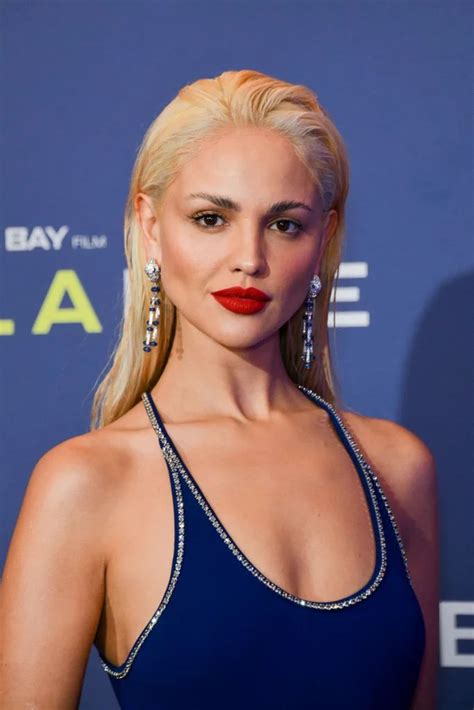Eiza González Is Almost Unrecognizable With Platinum-Blond Hair | Hair photo, Shot hair styles ...