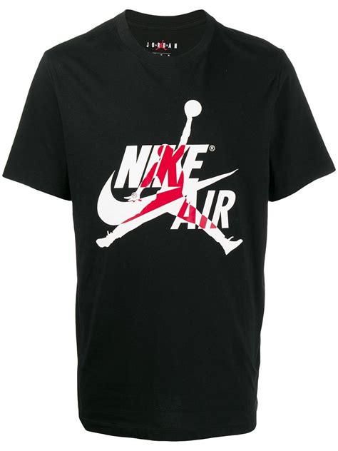 Nike Logo Print T-shirt - Farfetch | Print t shirt, Printed shirts, T shirt