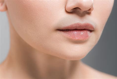 How to Lighten Dark Upper Lip: 7 Home Remedies & Tips