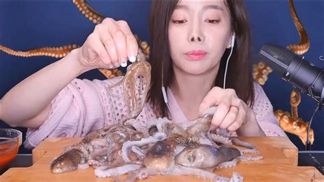 Octopus Eating Live Ssoyoung ASMR - (watch all the way through) - YouTube