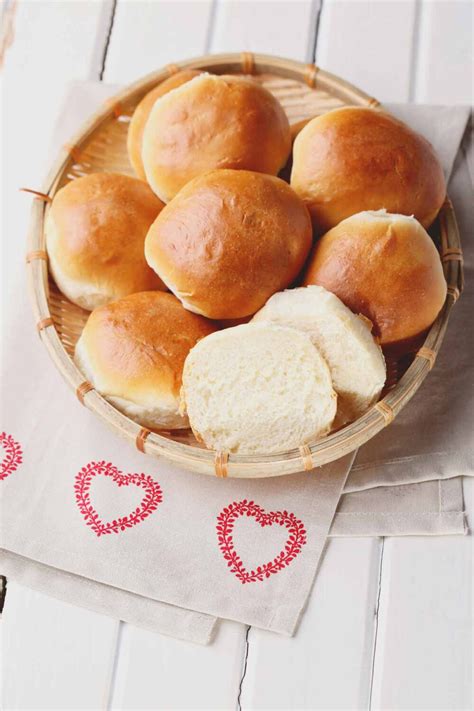 20 Best Rolls & Buns for Pulled Pork Sliders - The Tasty Tip