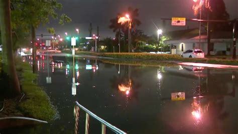 Fort Lauderdale airport back open, but major flight delays