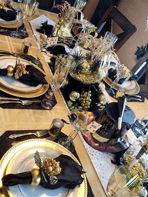 Dining Delight: New Year's Eve Gold & Black Tablescape | New years eve ...