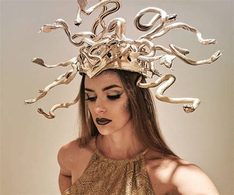 DIY Medusa headdress 🐍🐍🐍 . . . #diy #medusa #halloween #halloweenmakeup #diyhalloweencostume # ...