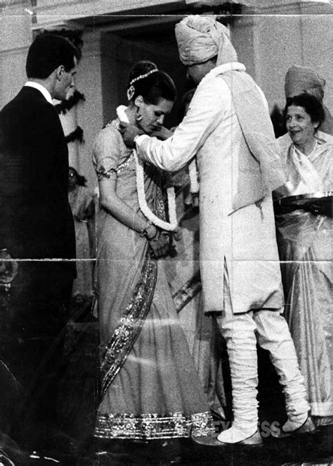 Rajeev Gandhi & Sonia Gandhi Wedding pic | Fashionworldhub