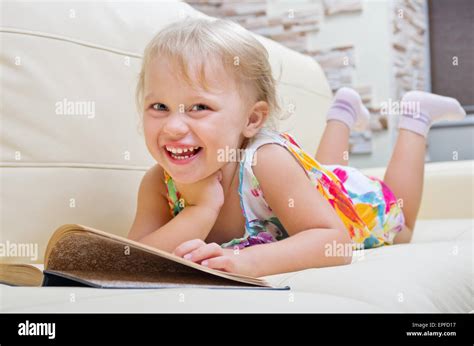 Small sofa hi-res stock photography and images - Alamy