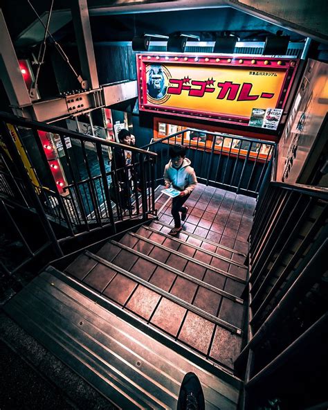 Vibrant Photos Capture the Energy of Tokyo Nightlife