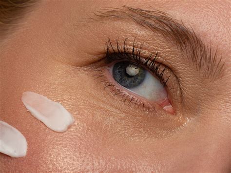 11 Best Firming Eye Creams for Saggy Eyelids - The Dermatology Review