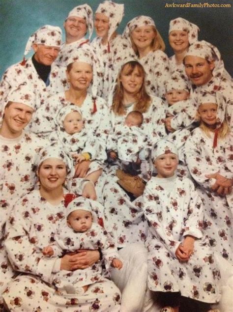 38 Hilariously Bad Family Photos That Will Make Yours Look Perfect | 22 ...