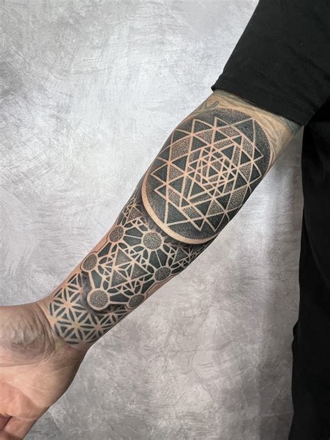 Got a sacred geometry tattoo yesterday. : r/SacredGeometry