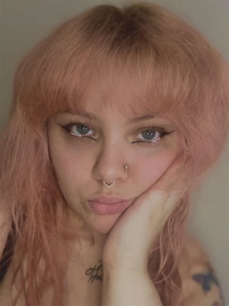 20F Tried the peach color : r/selfie