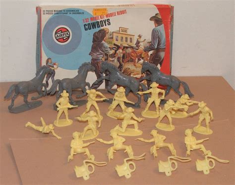 Airfix Cowboys / 1/32 Scale. | Nostalgic toys, Plastic toy soldiers ...