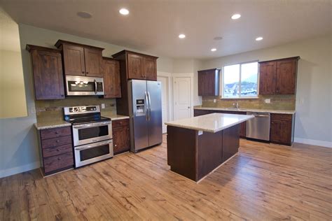 Dark Kitchen Cabinets And Light Floors – Flooring Tips