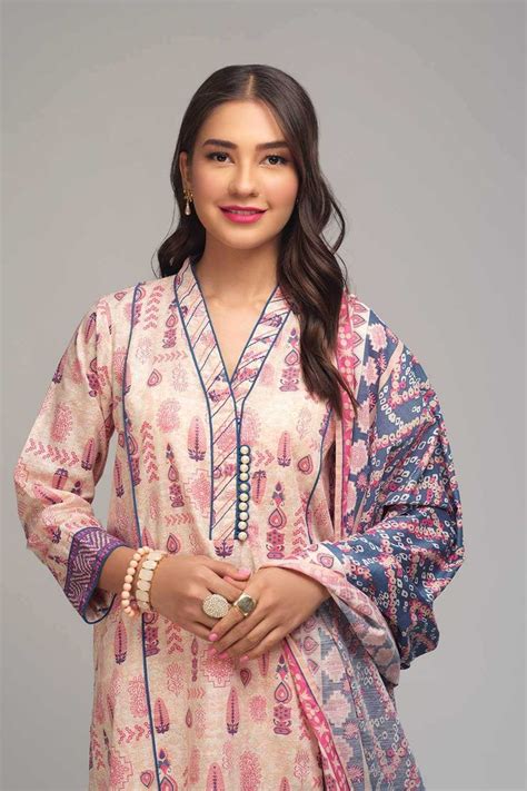 Bonanza Satrangi Zigzag Chunri B Winter Collection 2020 | Sleeves designs for dresses, Lace ...