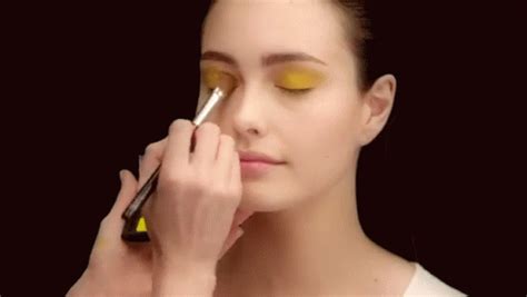 Bright Eye Makeup Tutorial GIF - Bright Colors Eyeshadow - Discover & Share GIFs