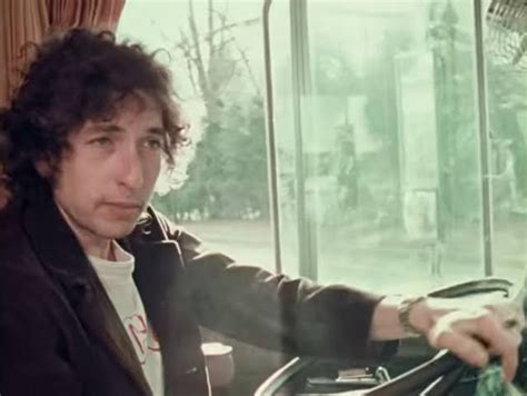 Bob Dylan Pictures on Twitter: "Bob Dylan drives the tour bus, 1975. 📸: Screenshot from Martin ...