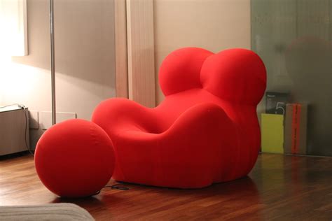 Images Gratuites : maison, chaise, intérieur, rouge, Couleur, salon, meubles, jouet, canapé ...