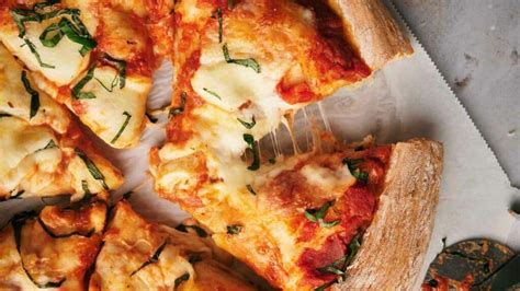 11 Easy Pizza Recipes - Splash of Taste - Vegetarian Recipes
