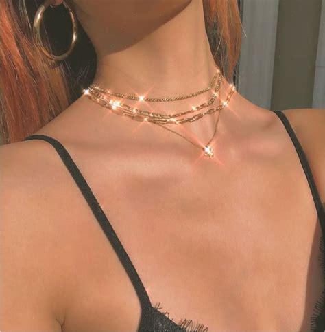 aesthetic glowy sunny golden hour necklace chains in 2020 | Gold aesthetic, Aesthetic vintage ...