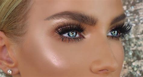 The Best Eyeshadow Looks For Blue Eyes ( Guide) Best eyeshadow palette ...