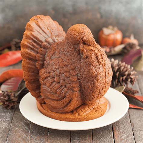 This Turkey Cake Pan Is a Must-Have for Your Thanksgiving Table