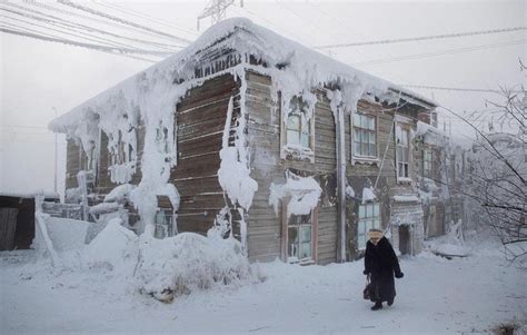 27 Photos Of Life Inside Oymyakon, The Coldest City On Earth