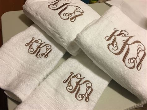 Monogrammed bath towel set | Monogrammed bath towels, Bath towel sets, Towel set