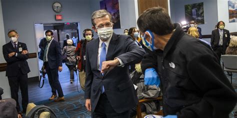 Governor Cooper Visits UNC Health Vaccination Clinic - Chapelboro.com