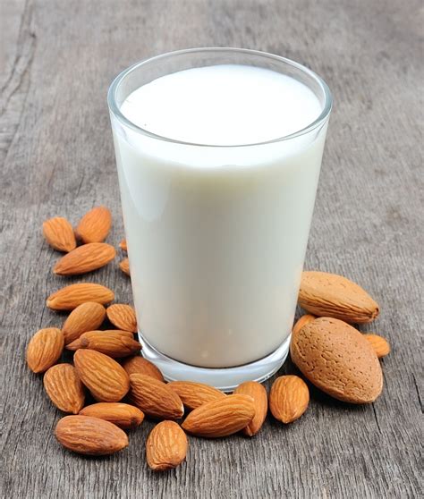 Fact or Fad: The Benefits of Almond Milk - KMZU