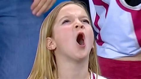 Oklahoma coach reacts after daughter goes viral cheering on mom's team in March Madness - ABC News