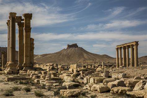 Ancient City of Palmyra Swings Back to Syrian Government Control - The New York Times